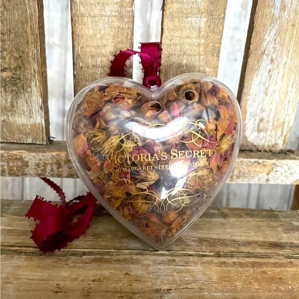 VINTAGE Victoria’s Secret Roses POTPOURRI Sachet Heart Closet Hanger NEW!